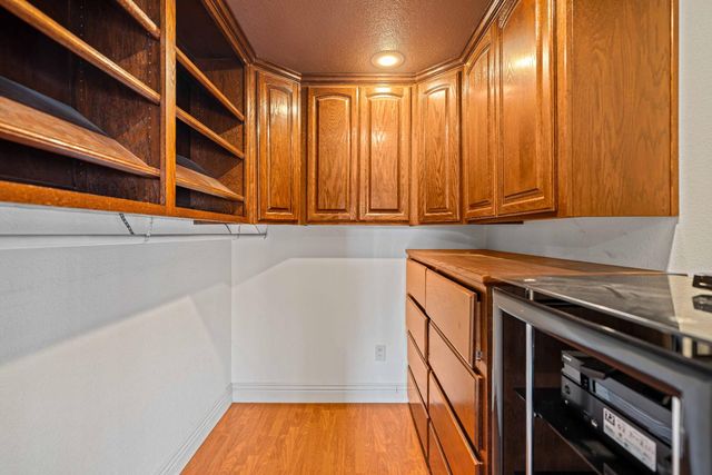 1916 Central Park Way, Modesto, CA 95351