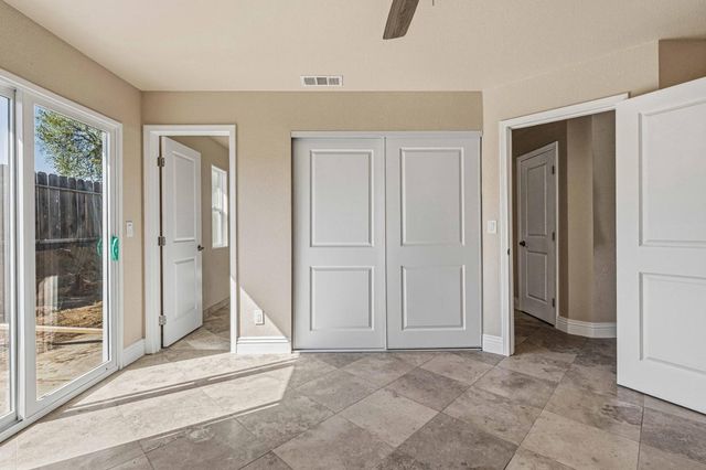 1916 Central Park Way, Modesto, CA 95351