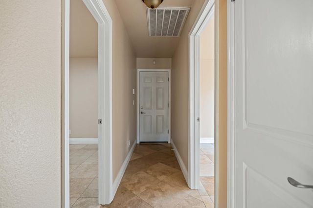 1916 Central Park Way, Modesto, CA 95351