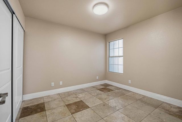 1916 Central Park Way, Modesto, CA 95351