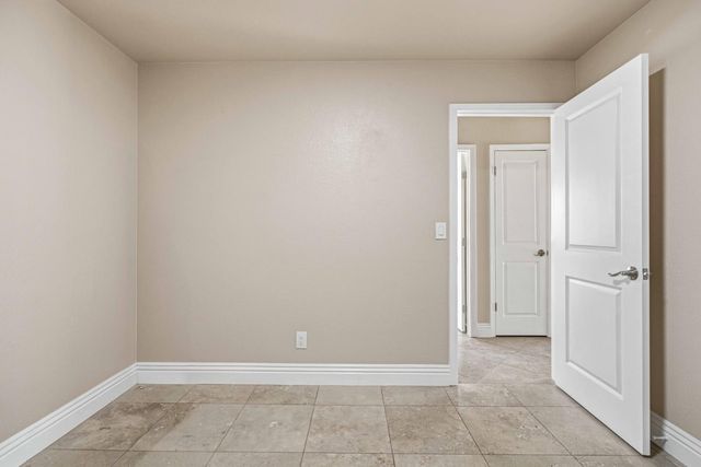 1916 Central Park Way, Modesto, CA 95351