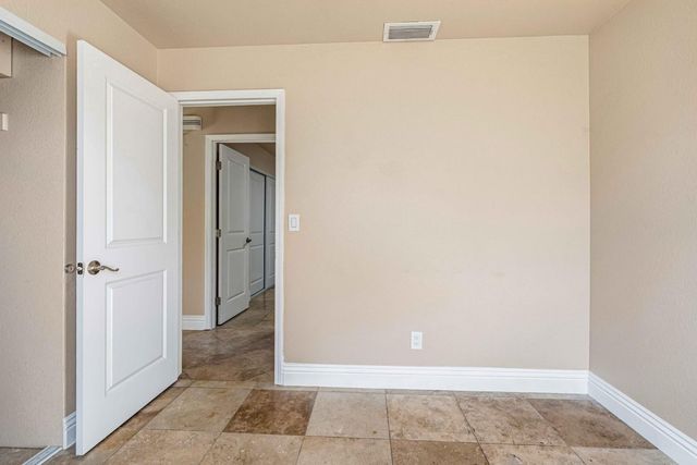 1916 Central Park Way, Modesto, CA 95351