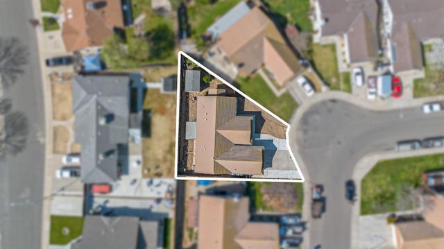 1916 Central Park Way, Modesto, CA 95351