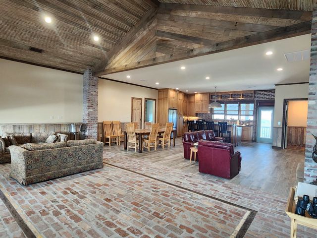 14 Sandy Point Dr, Grand Isle, LA 70358