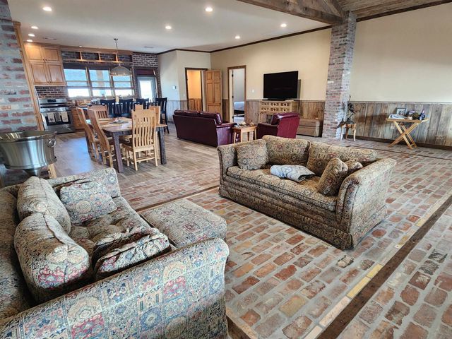 14 Sandy Point Dr, Grand Isle, LA 70358