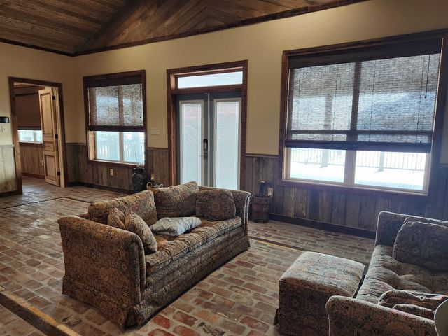 14 Sandy Point Dr, Grand Isle, LA 70358