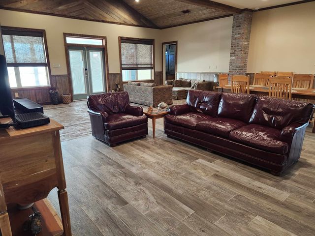 14 Sandy Point Dr, Grand Isle, LA 70358