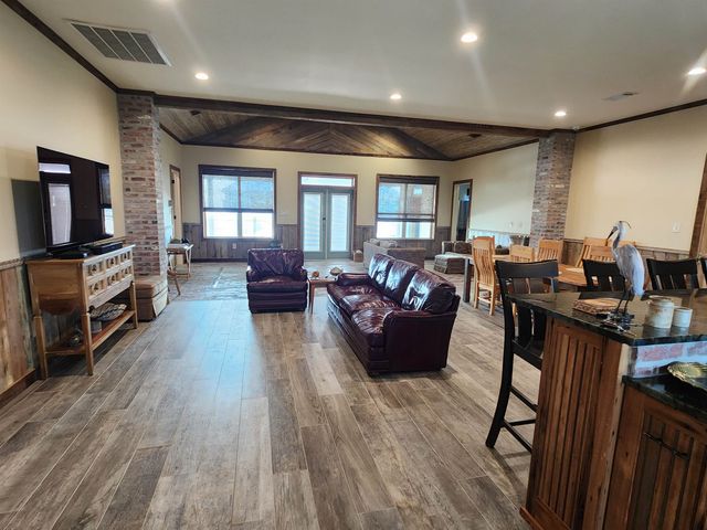 14 Sandy Point Dr, Grand Isle, LA 70358