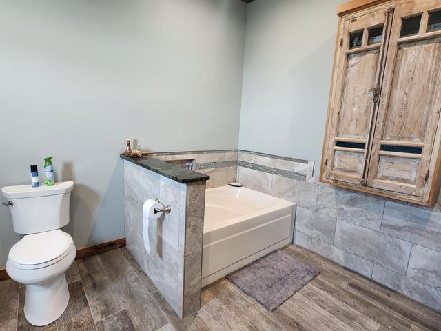 14 Sandy Point Dr, Grand Isle, LA 70358