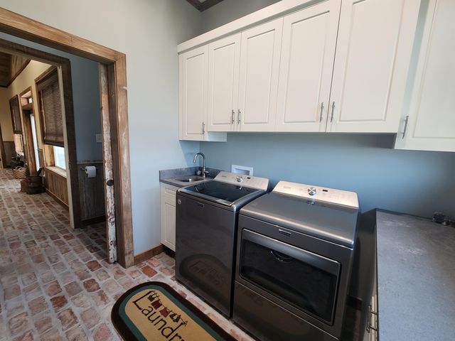 14 Sandy Point Dr, Grand Isle, LA 70358