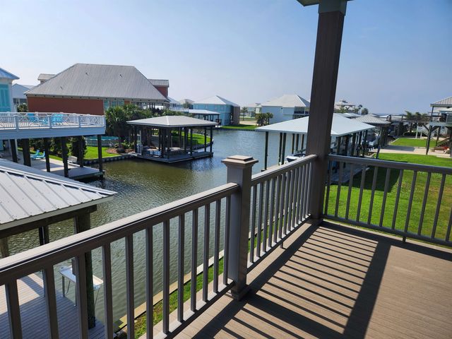 14 Sandy Point Dr, Grand Isle, LA 70358