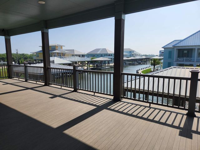 14 Sandy Point Dr, Grand Isle, LA 70358