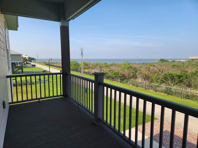 14 Sandy Point Dr, Grand Isle, LA 70358