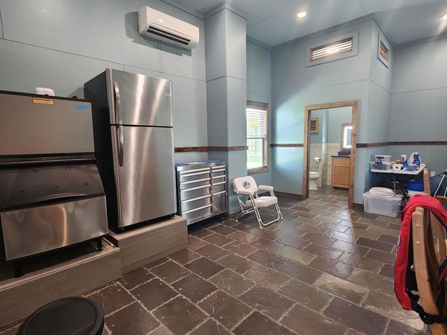 14 Sandy Point Dr, Grand Isle, LA 70358