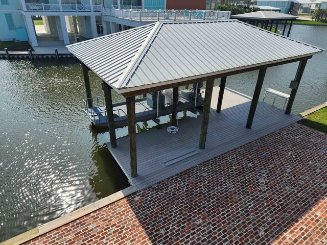 14 Sandy Point Dr, Grand Isle, LA 70358