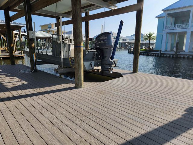 14 Sandy Point Dr, Grand Isle, LA 70358