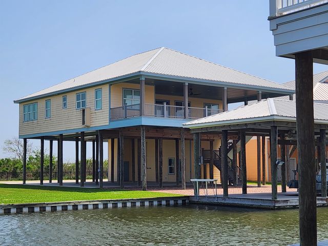 14 Sandy Point Dr, Grand Isle, LA 70358