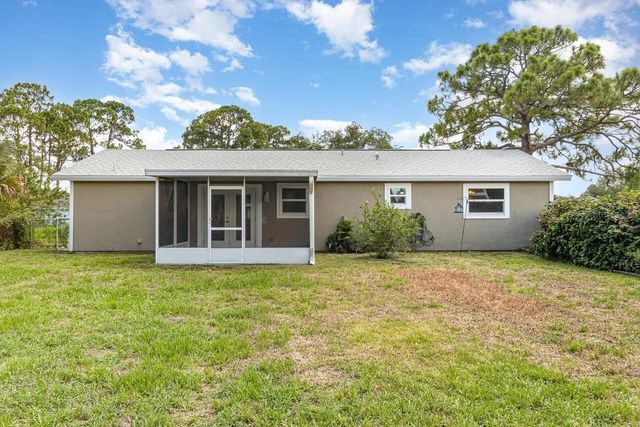 1399 HELLIWELL STREET NW, Palm Bay, FL 32907