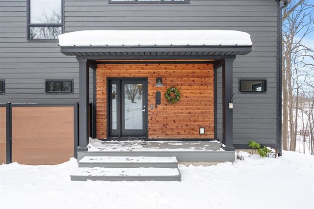 130 Singer Lake Trail, Baroda, MI 49101