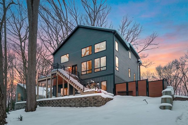 130 Singer Lake Trail, Baroda, MI 49101