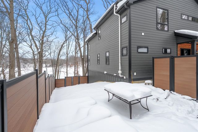 130 Singer Lake Trail, Baroda, MI 49101