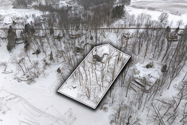 130 Singer Lake Trail, Baroda, MI 49101