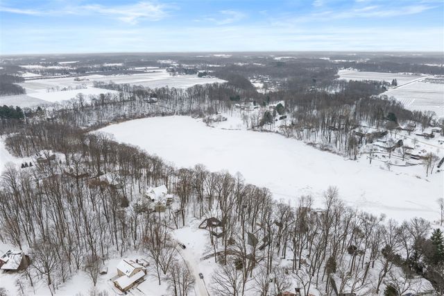 130 Singer Lake Trail, Baroda, MI 49101