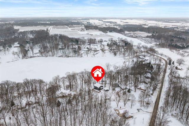 130 Singer Lake Trail, Baroda, MI 49101