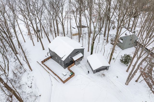 130 Singer Lake Trail, Baroda, MI 49101