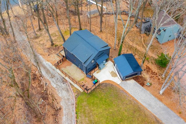 130 Singer Lake Trail, Baroda, MI 49101