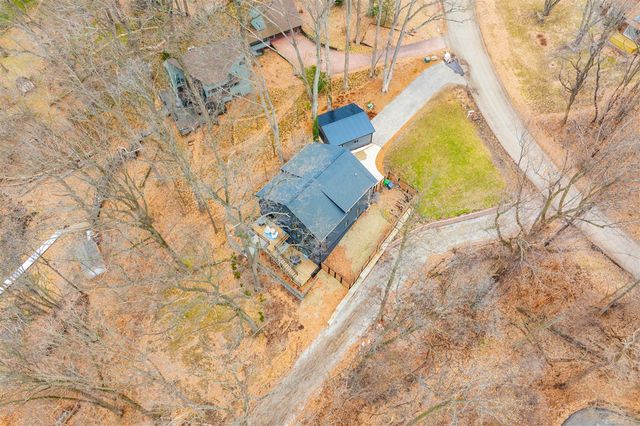 130 Singer Lake Trail, Baroda, MI 49101