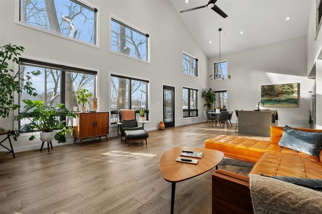 130 Singer Lake Trail, Baroda, MI 49101