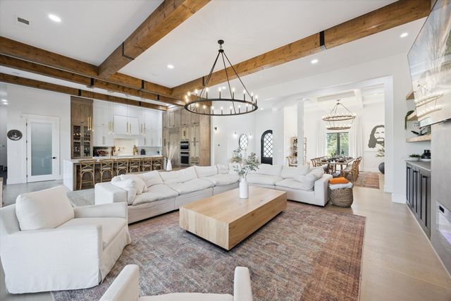 100 Stirling Lane, Versailles, KY 40383