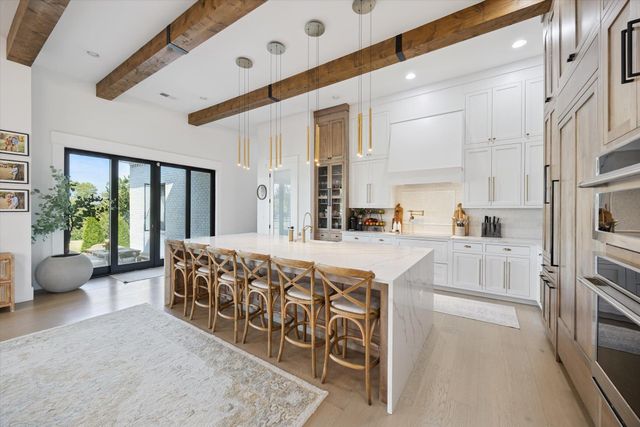 100 Stirling Lane, Versailles, KY 40383