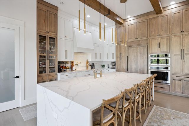 100 Stirling Lane, Versailles, KY 40383