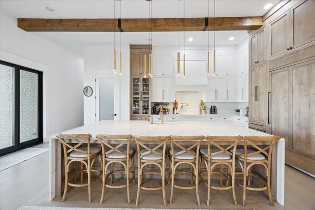 100 Stirling Lane, Versailles, KY 40383