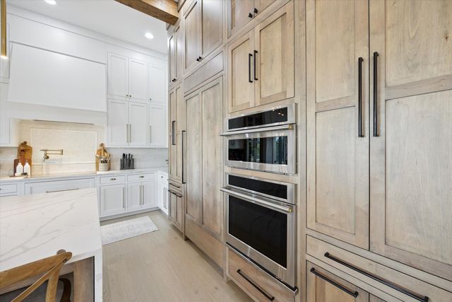 100 Stirling Lane, Versailles, KY 40383