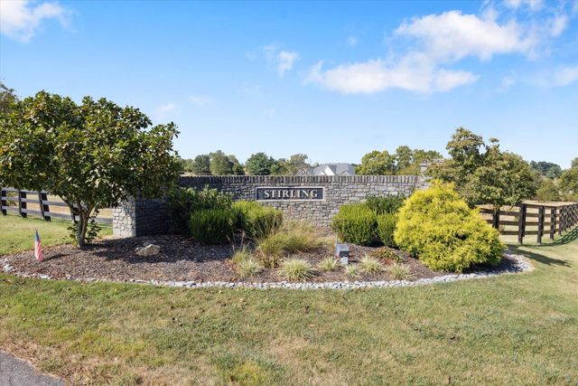 100 Stirling Lane, Versailles, KY 40383