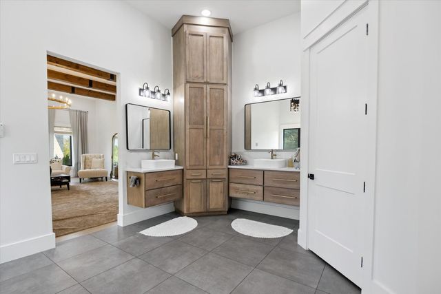 100 Stirling Lane, Versailles, KY 40383