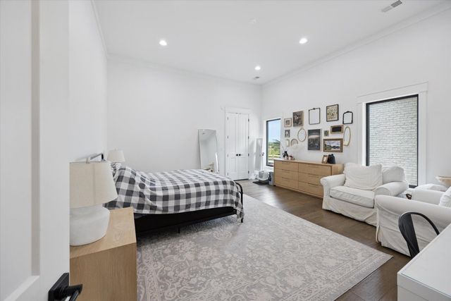 100 Stirling Lane, Versailles, KY 40383