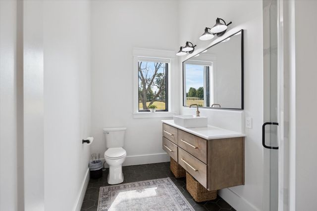 100 Stirling Lane, Versailles, KY 40383