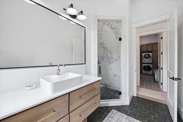 100 Stirling Lane, Versailles, KY 40383