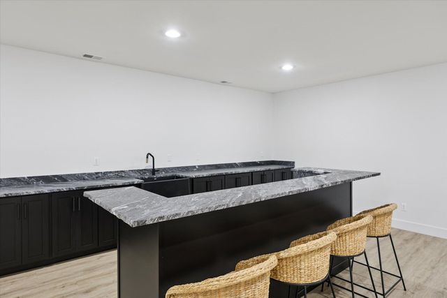 100 Stirling Lane, Versailles, KY 40383