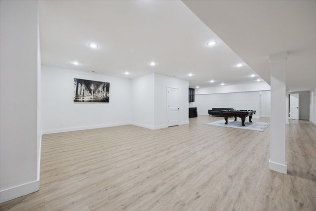 100 Stirling Lane, Versailles, KY 40383