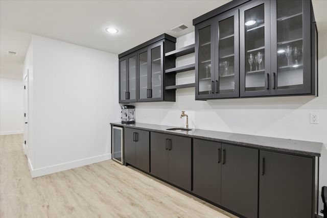 100 Stirling Lane, Versailles, KY 40383