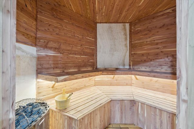 100 Stirling Lane, Versailles, KY 40383