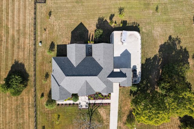 100 Stirling Lane, Versailles, KY 40383