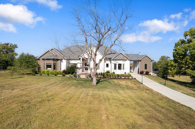 100 Stirling Lane, Versailles, KY 40383