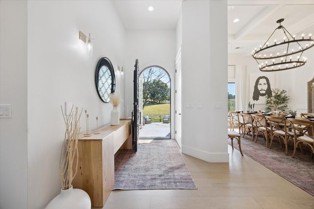 100 Stirling Lane, Versailles, KY 40383