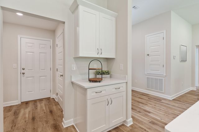 6008 Oak Hollow Way, Crestview, FL 32539